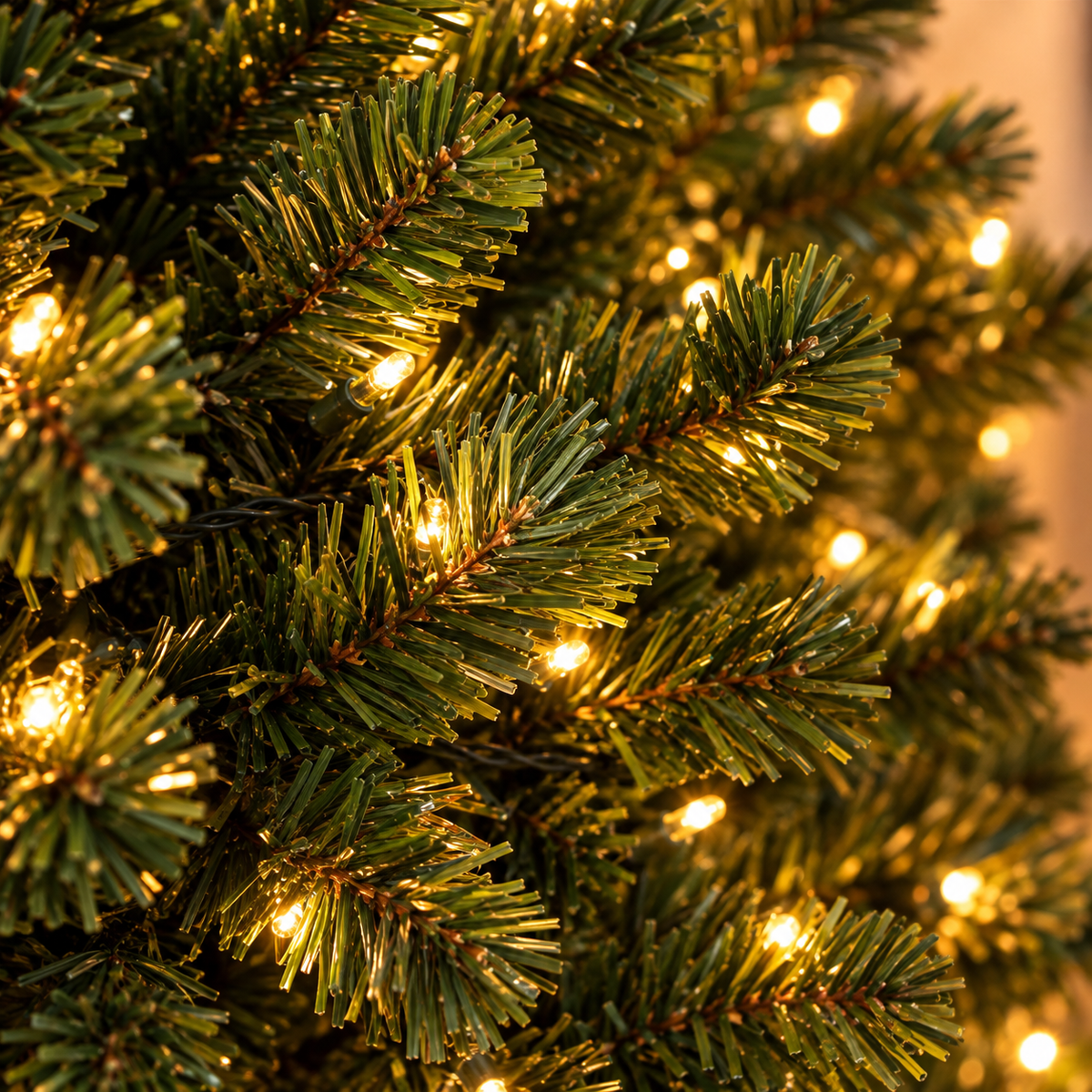 Outdoor Solar Powered Christmas Tree with Warm White LED Lights (6ft/180cm)