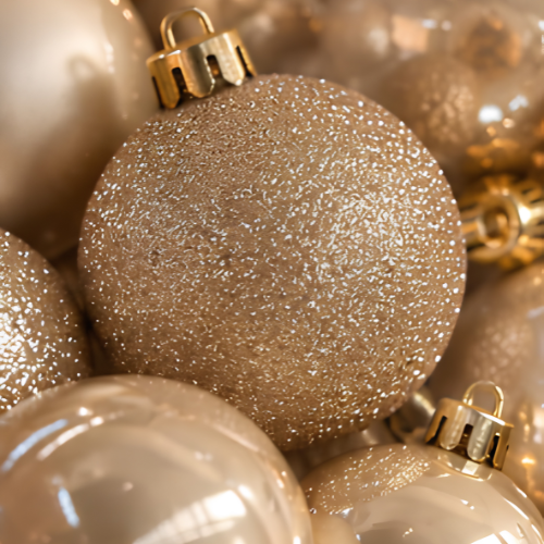 32 Piece Christmas Bauble Set – Mixed Finish Shatterproof Baubles